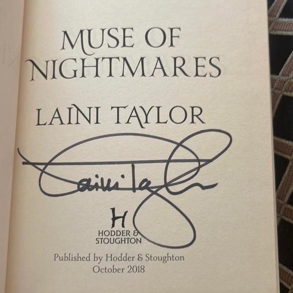 Strange the Dreamer and Muse of Nightmares Illumicrate exclusive editions - Picture 7 of 12